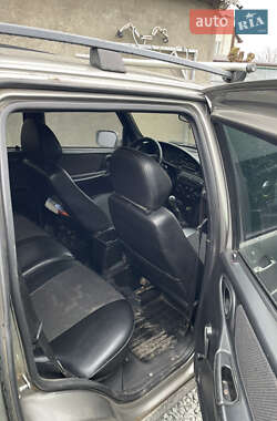 Внедорожник / Кроссовер Chevrolet Niva 2010 в 