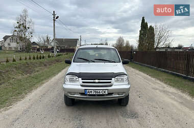 Внедорожник / Кроссовер Chevrolet Niva 2007 в 
