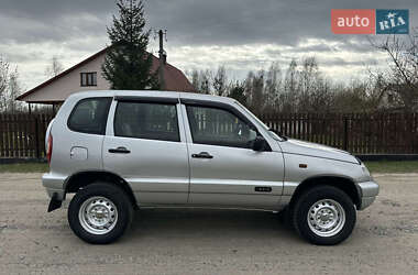 Внедорожник / Кроссовер Chevrolet Niva 2007 в 