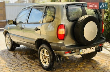 Внедорожник / Кроссовер Chevrolet Niva 2005 в 