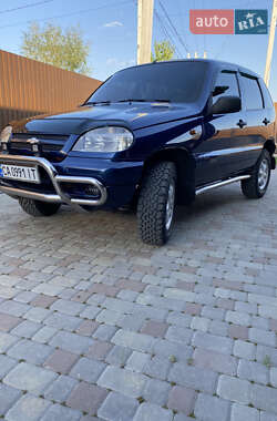 Позашляховик / Кросовер Chevrolet Niva 2008 в 