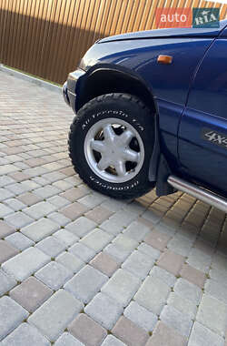 Позашляховик / Кросовер Chevrolet Niva 2008 в 