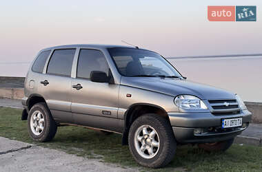 Внедорожник / Кроссовер Chevrolet Niva 2006 в 