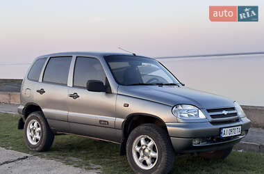 Внедорожник / Кроссовер Chevrolet Niva 2006 в 