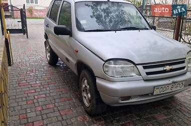 Позашляховик / Кросовер Chevrolet Niva 2004 в 