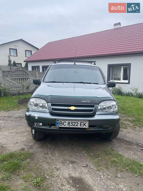 Позашляховик / Кросовер Chevrolet Niva 2006 в Золочеві