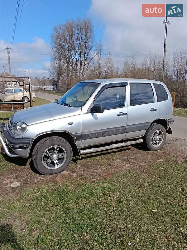 Внедорожник / Кроссовер Chevrolet Niva 2006 в Кролевце