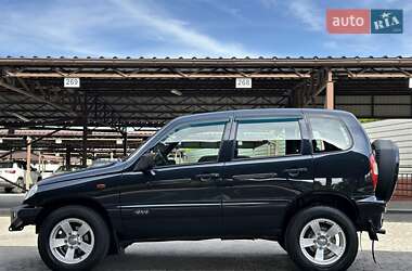 Внедорожник / Кроссовер Chevrolet Niva 2008 в 