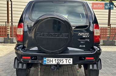 Внедорожник / Кроссовер Chevrolet Niva 2008 в 