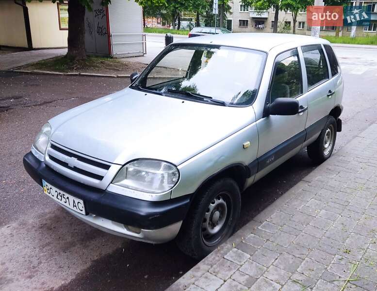 Позашляховик / Кросовер Chevrolet Niva 2004 в Львові