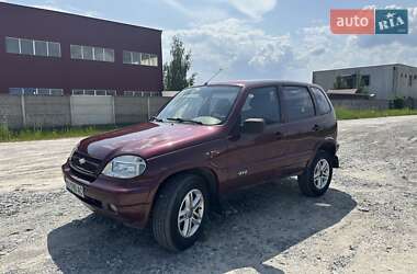Внедорожник / Кроссовер Chevrolet Niva 2005 в Нетешине