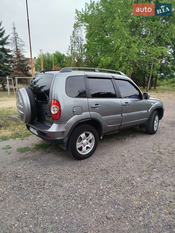 Внедорожник / Кроссовер Chevrolet Niva 2011 в Кривом Роге