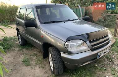 Внедорожник / Кроссовер Chevrolet Niva 2004 в Захарьевке