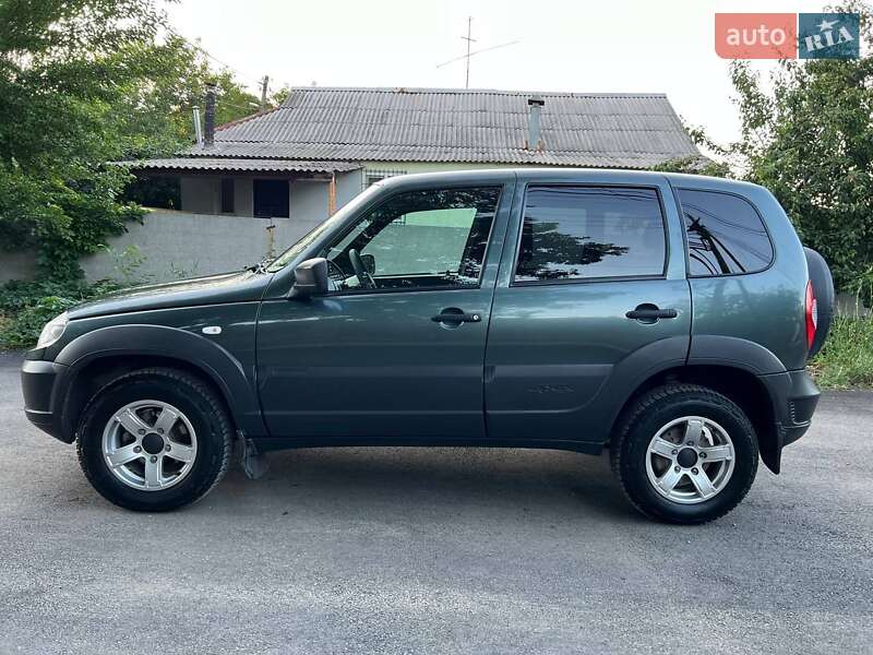 Позашляховик / Кросовер Chevrolet Niva 2019 в Дніпрі