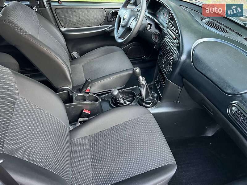 Позашляховик / Кросовер Chevrolet Niva 2019 в Дніпрі