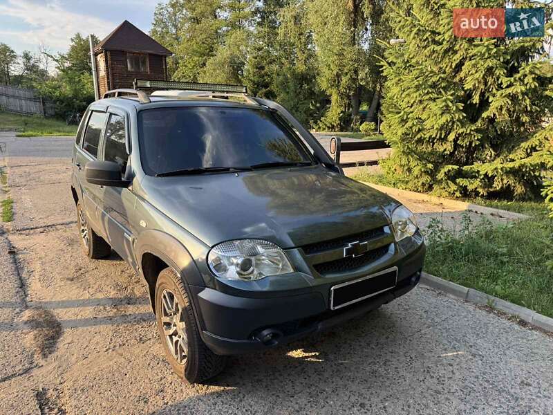 Chevrolet Niva 2012