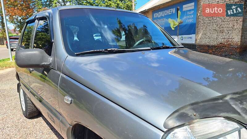 Позашляховик / Кросовер Chevrolet Niva 2004 в Черкасах
