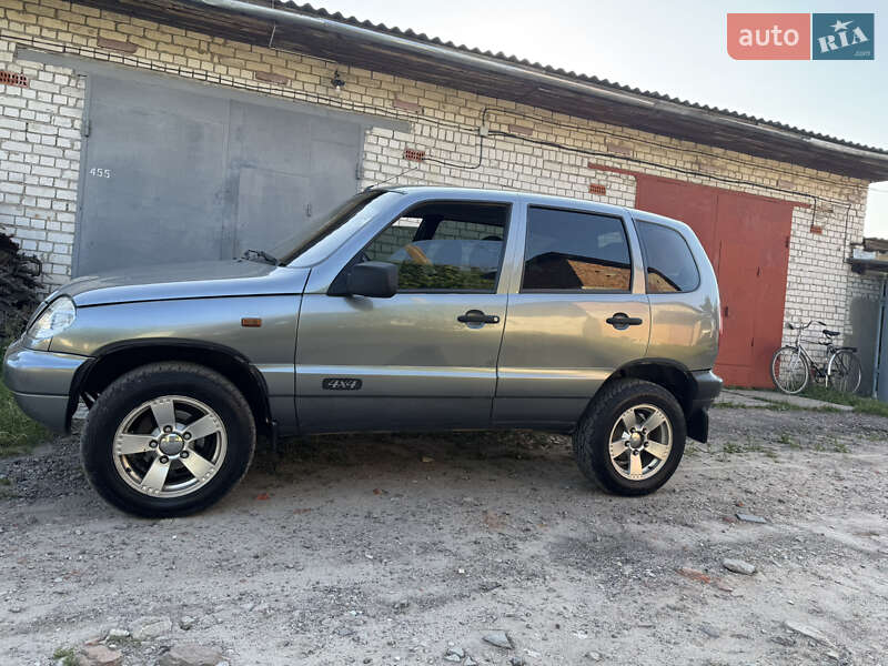 Позашляховик / Кросовер Chevrolet Niva 2007 в Шостці