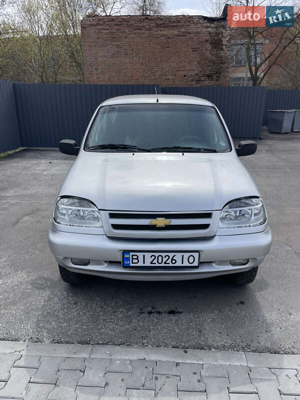 Позашляховик / Кросовер Chevrolet Niva 2008 в Полтаві