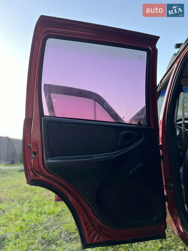 Позашляховик / Кросовер Chevrolet Niva 2007 в Кременці