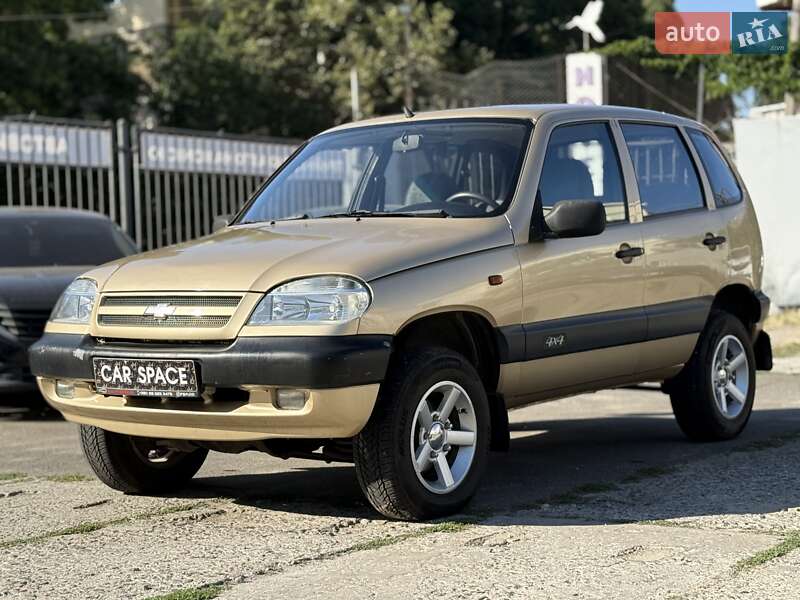 Chevrolet Niva 2004