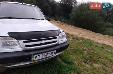 Внедорожник / Кроссовер Chevrolet Niva 2005 в Косове