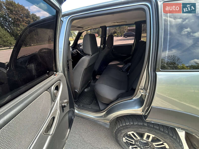 Позашляховик / Кросовер Chevrolet Niva 2015 в Краматорську