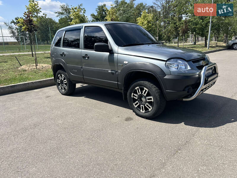 Позашляховик / Кросовер Chevrolet Niva 2015 в Краматорську