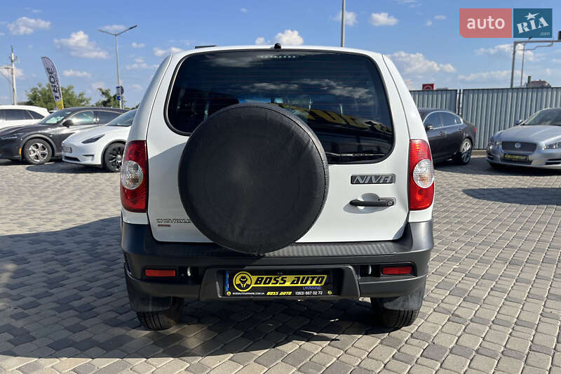 Позашляховик / Кросовер Chevrolet Niva 2018 в Мукачевому