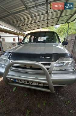 Внедорожник / Кроссовер Chevrolet Niva 2004 в Рогатине
