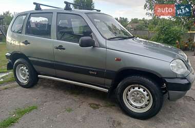 Внедорожник / Кроссовер Chevrolet Niva 2006 в Золотоноше