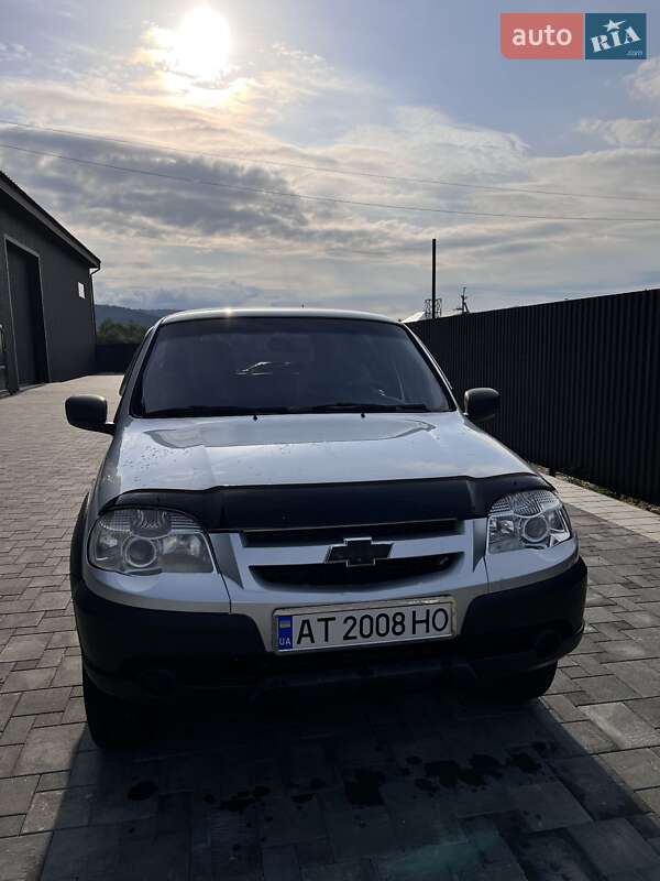 Позашляховик / Кросовер Chevrolet Niva 2018 в Перегінське