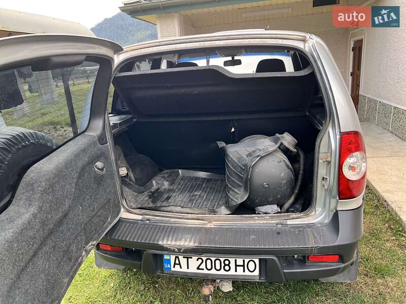 Позашляховик / Кросовер Chevrolet Niva 2018 в Перегінське