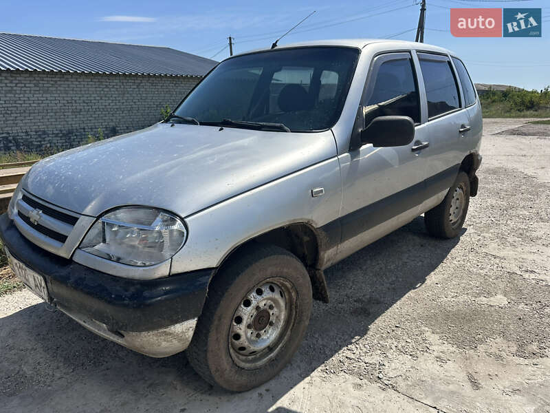 Chevrolet Niva 2004