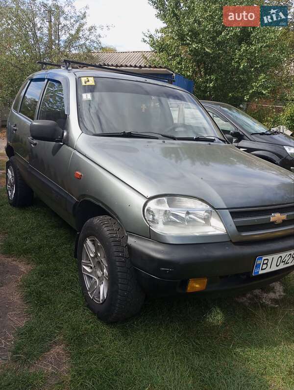 Внедорожник / Кроссовер Chevrolet Niva 2004 в Переяславе
