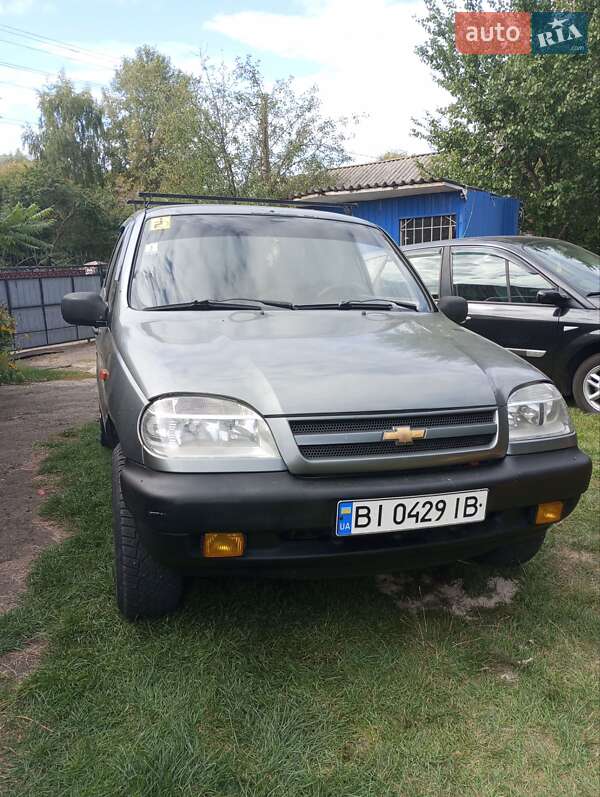 Внедорожник / Кроссовер Chevrolet Niva 2004 в Переяславе
