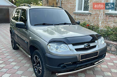 Внедорожник / Кроссовер Chevrolet Niva 2015 в Малой Виске