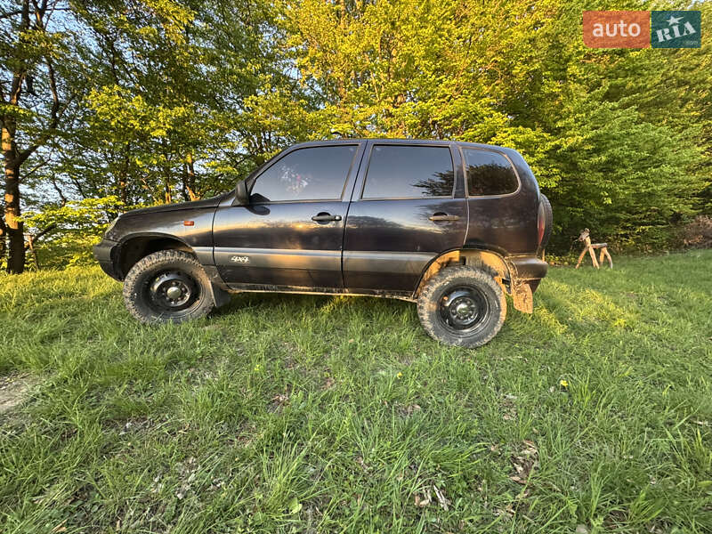 Внедорожник / Кроссовер Chevrolet Niva 2005 в Золочеве фото 4 Внедорожник / Кроссовер Chevrolet Niva 2005 в Золочеве