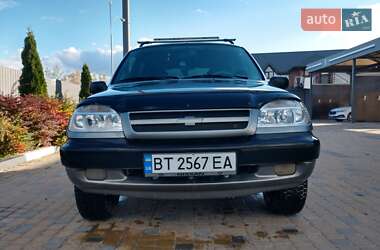 Внедорожник / Кроссовер Chevrolet Niva 2004 в Подволочиске