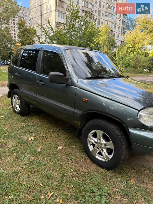 Позашляховик / Кросовер Chevrolet Niva 2008 в Києві