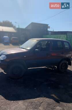 Внедорожник / Кроссовер Chevrolet Niva 2004 в 