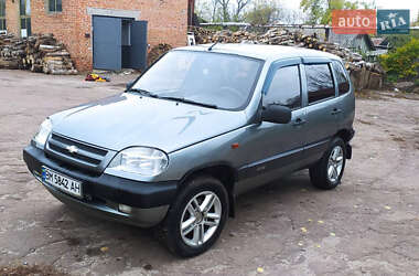 Внедорожник / Кроссовер Chevrolet Niva 2006 в Кролевце Внедорожник / Кроссовер Chevrolet Niva 2006 в Кролевце