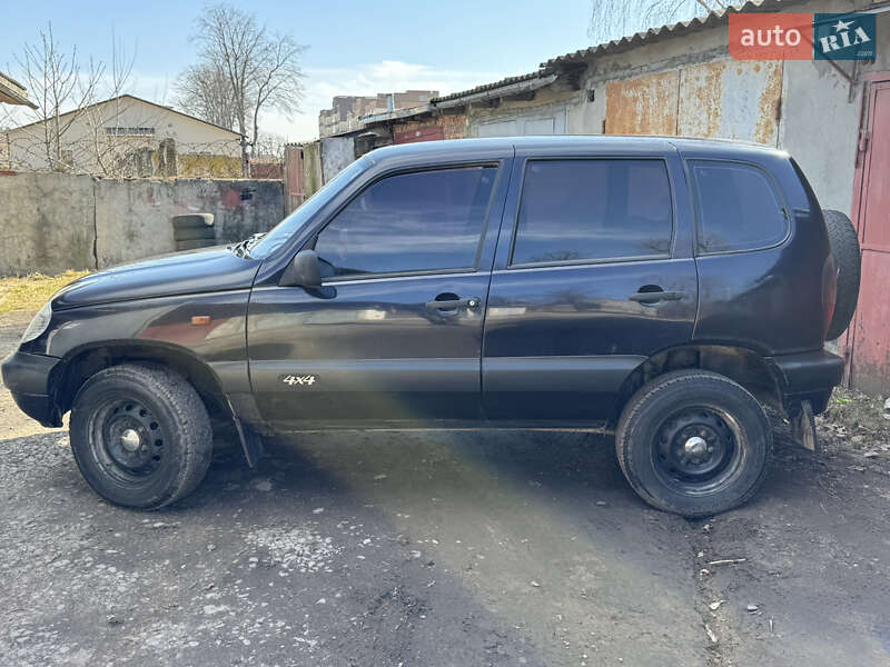 Внедорожник / Кроссовер Chevrolet Niva 2005 в Золочеве фото 13 Внедорожник / Кроссовер Chevrolet Niva 2005 в Золочеве