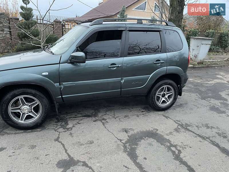 Позашляховик / Кросовер Chevrolet Niva 2020 в Благовіщенську