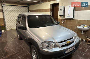 Внедорожник / Кроссовер Chevrolet Niva 2016 в Магдалиновке