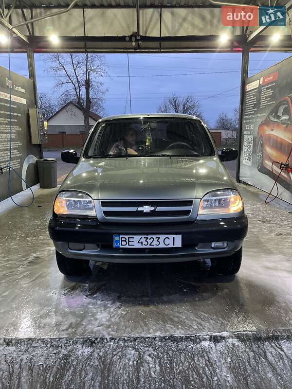 Внедорожник / Кроссовер Chevrolet Niva 2006 в Николаеве