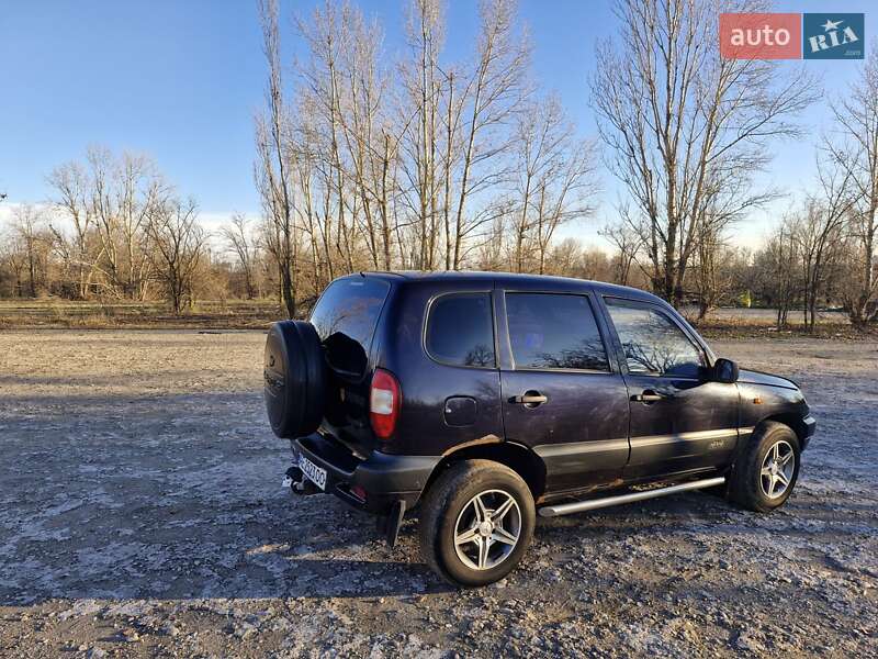 Внедорожник / Кроссовер Chevrolet Niva 2005 в Кривом Роге