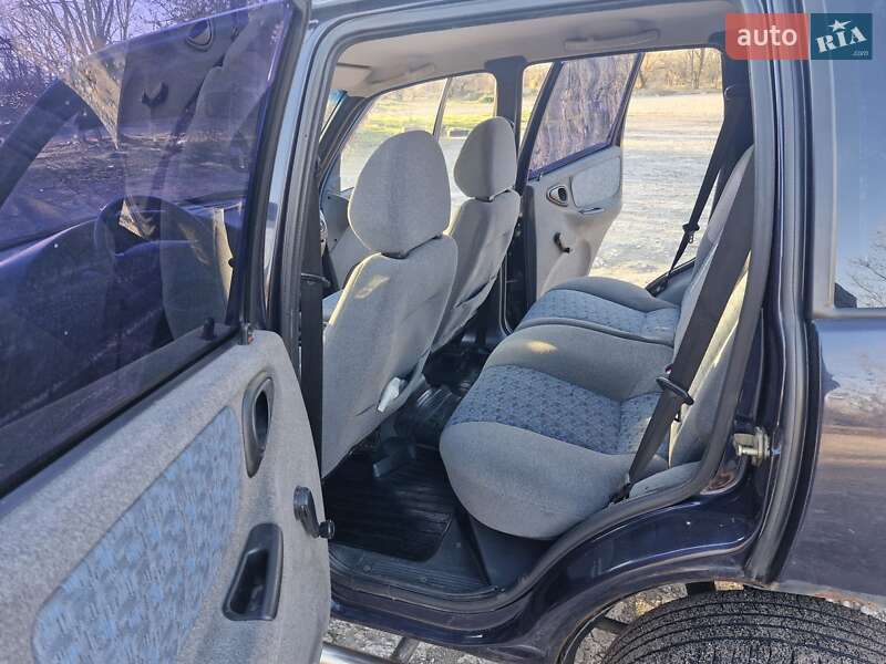 Внедорожник / Кроссовер Chevrolet Niva 2005 в Кривом Роге