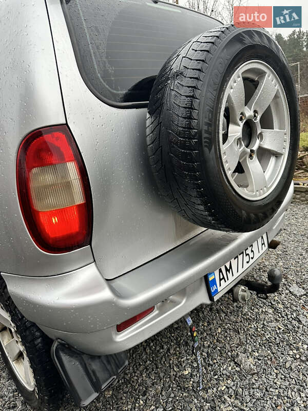 Внедорожник / Кроссовер Chevrolet Niva 2007 в Житомире