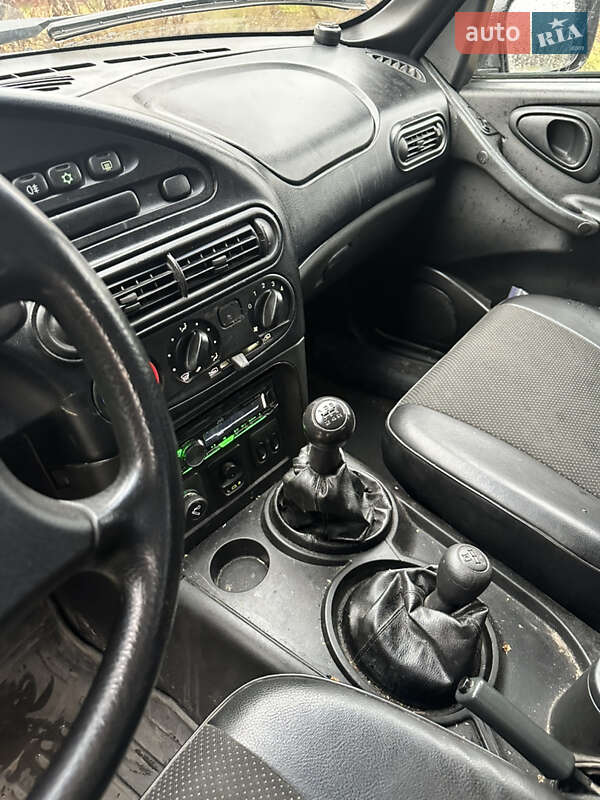 Внедорожник / Кроссовер Chevrolet Niva 2007 в Житомире